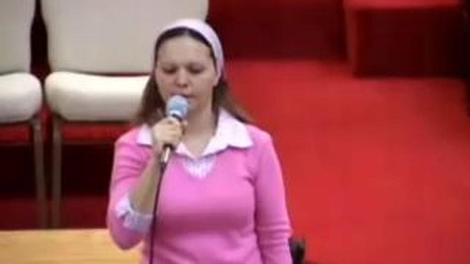VIDEO Nebuna de legat? A renuntat la votca, droguri si viata de gangster in LA pentru Dumnezeu!