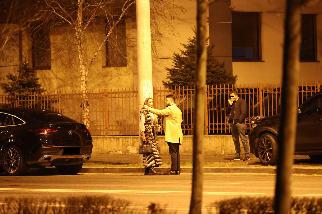 Bădălău o mângâie pe Bianca (Foto: CANCAN.RO)
