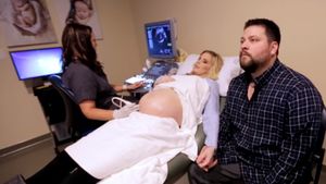 Incredibil! O femeie a rămas însărcinată cu doua perechi de gemeni identici, patru fetite