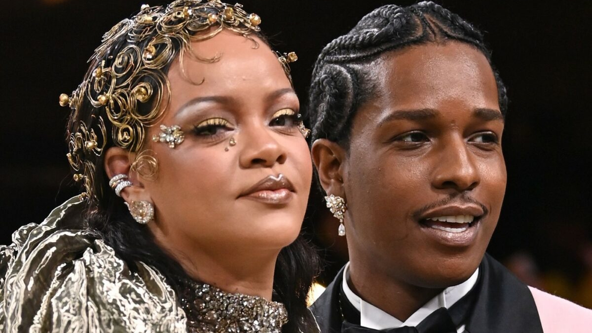 Rihanna ar refuza să semneze un acord prenupțial cu A$AP Rocky, deși are o avere de 1,4 miliarde de dolari. Prietenii cântăreței sunt îngrijorați