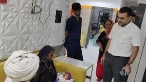 O femeie din India a devenit mamă pentru prima oară la 70 de ani. A adus pe lume un băiețel perfect sănătos