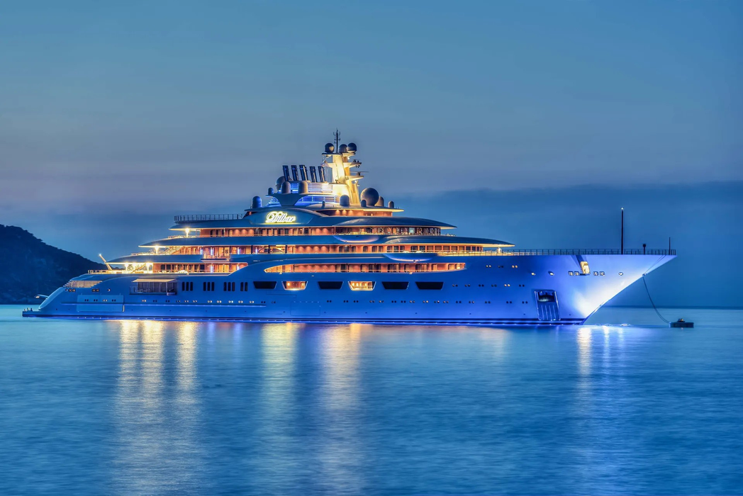 Iahtul Dilber, proprietatea oligarhului rus Alişer Usmanov