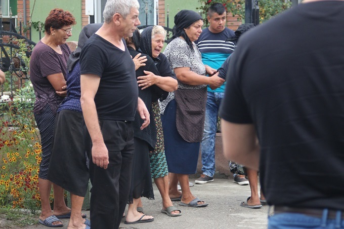 Imagini unice! Ce nu s-a văzut la înmormântarea Denisei