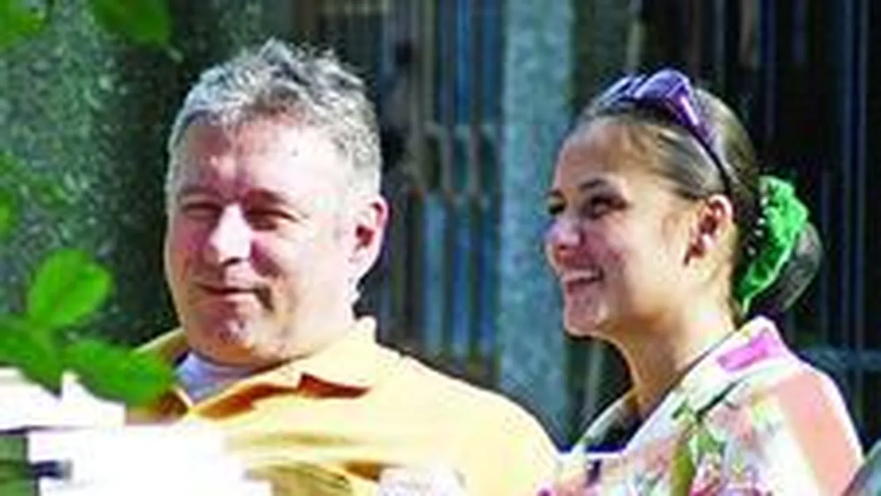 Madalin i-a dat si numele de Voicu fiului nou-nascut