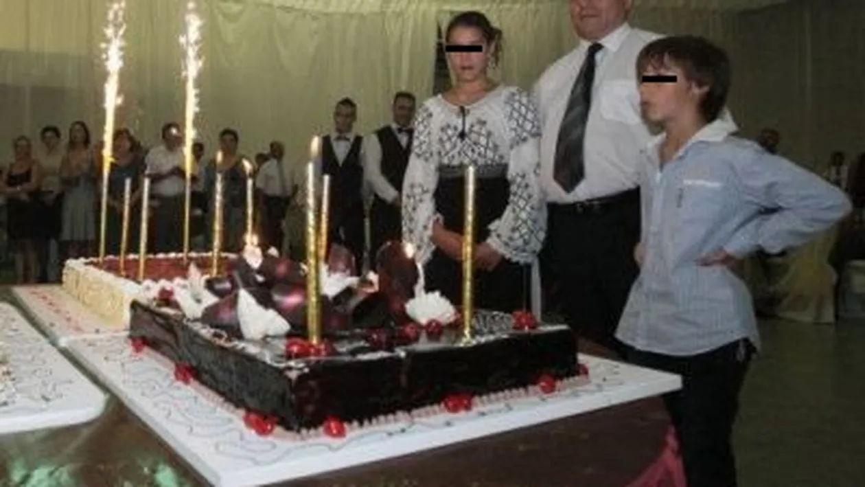 Copiii unui milionar roman s-au fotografiat intr-o ipostaza controversata! Prietenii i-au pus la punct: “Incest se numeste asta”