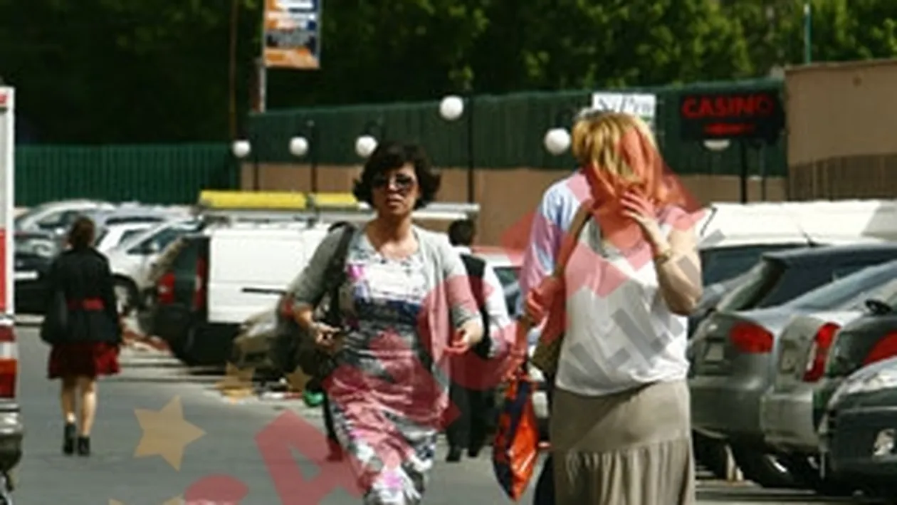 Luminita Anghel merge peste tot cu impresara sa