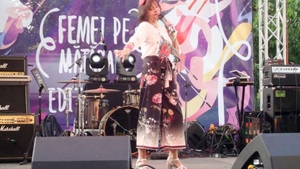 La un pas de moarte după ce a mâncat naftalină! Marina Voica, botezată la 50 de ani