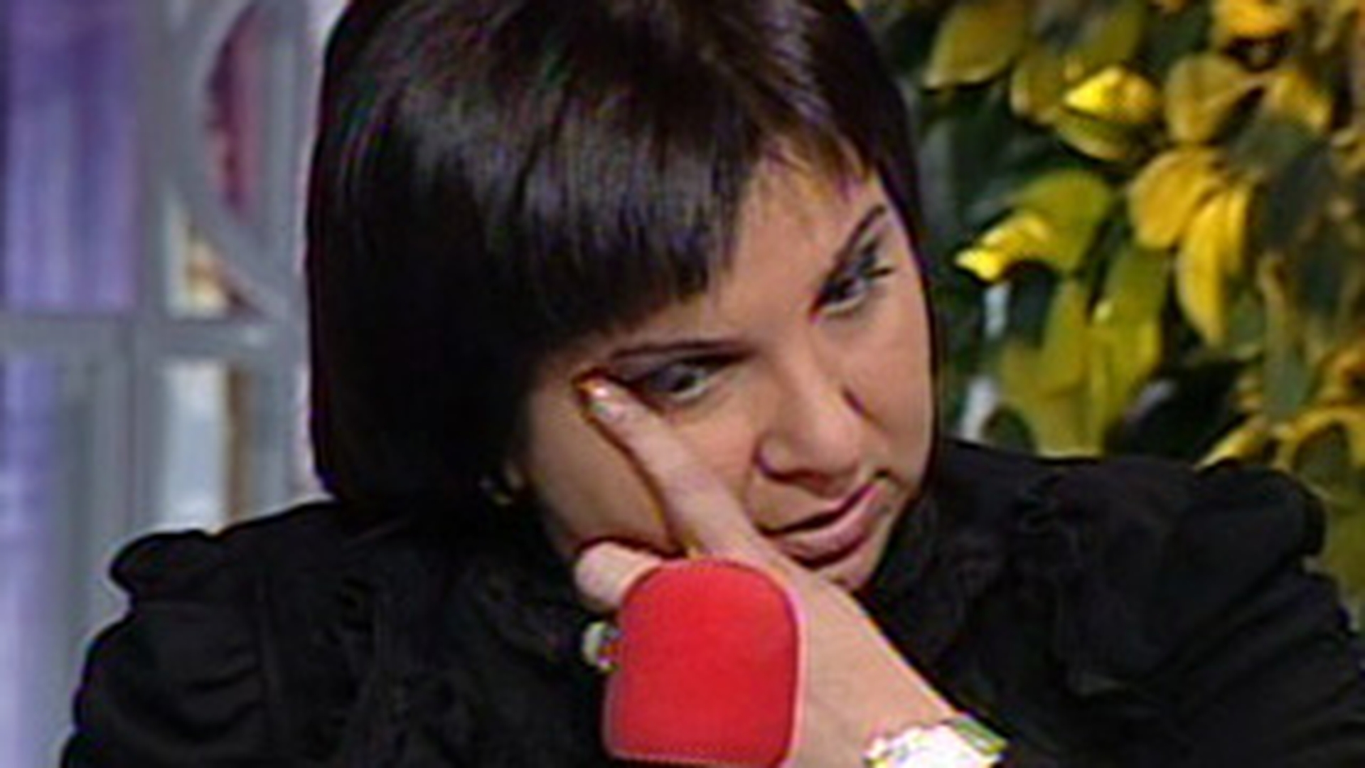 VIDEO Carmen Serban s-a jurat pe familie, pe vocea ei si pe Biblie! "Sa nu-mi mai vad familia si pe tata pe care il iubesc ca pe ochii din cap daca..."