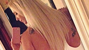 Credeai ca doar la noi se intampla ASTA? Ce a facut Alexandra Harra in TOALETA unui club din America, alaturi de mai multe tinere
