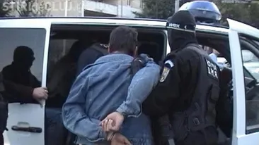 Scandal cu focuri de armă în parcarea unui centru comercial din Capitală! Făcea drifturi, nu avea permis, iar mașina…