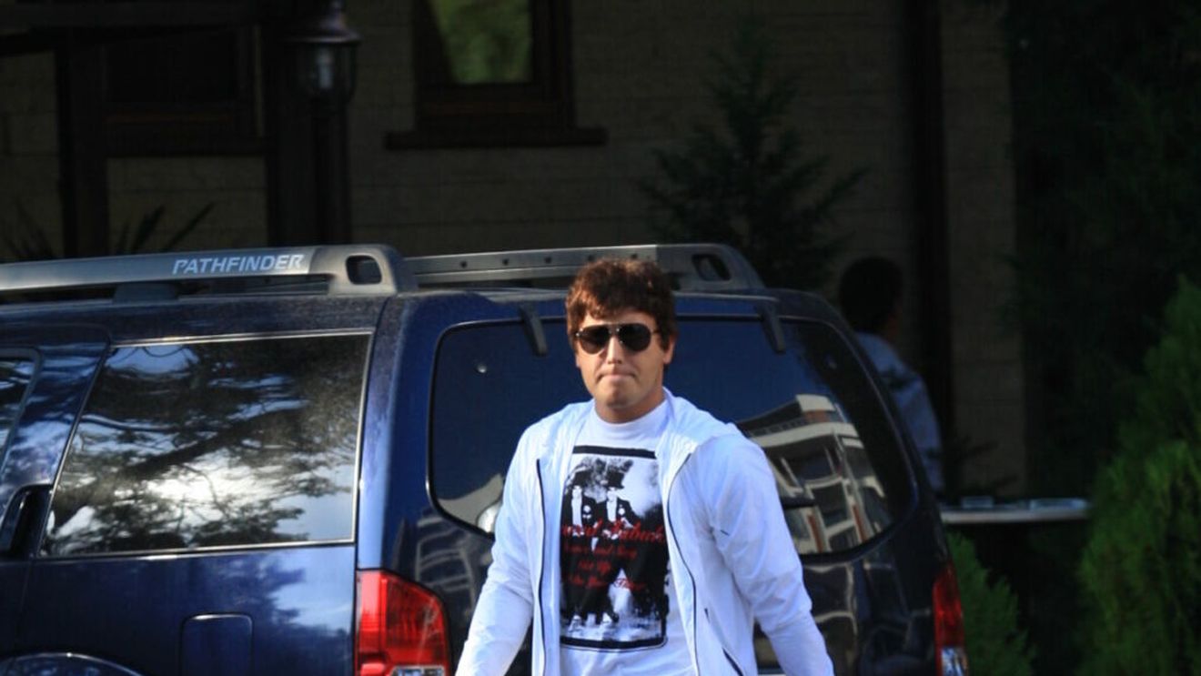 Miliardarul Kabirou i-a luat sexy jurista nervosului Syda!