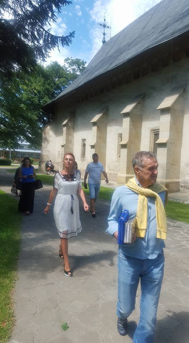 GIGI BECALI s-a retras la mănăstire alături de LUŢU! Iată cum a apărut finanţatorul Stelei