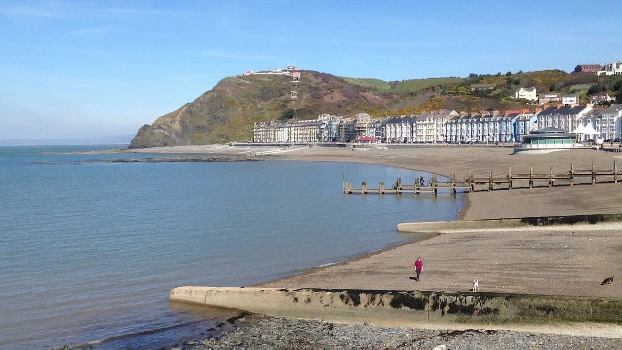 Incredibil! Ce a descoperit un bărbat pe o plajă din Țara Galilor