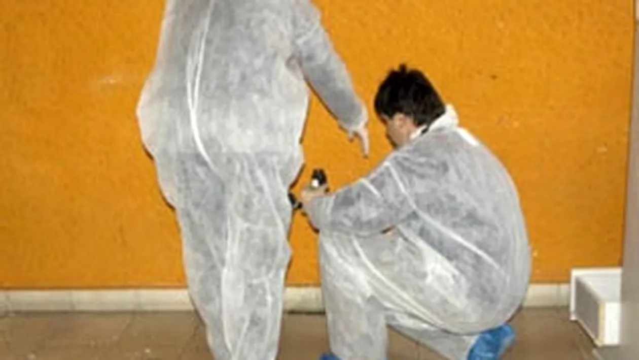 Au furat bonurile de benzina si banii din automatul de cafea dintr-o primarie din Neamt