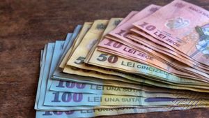 Veste bună pentru români: cresc salariile cu 33%! Ce categorii de angajați vor primi mai mulți bani pe card