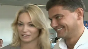 Valentina Pelinel neaga orice zvon despre divort! Nu o sa mai plec niciodata de langa Cristi! Cum ma duc undeva, lumea scrie ca divortam!