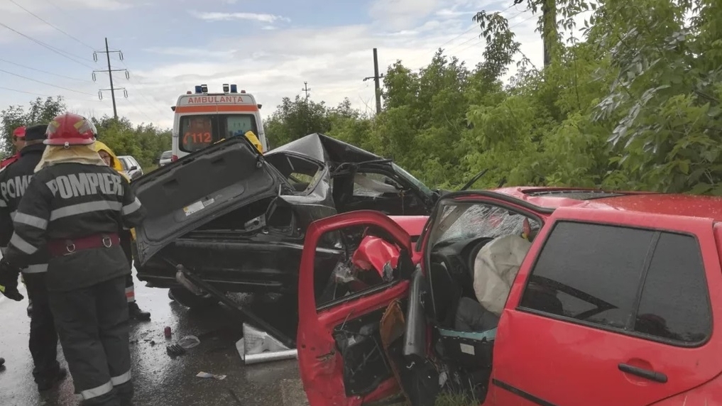 Accident mortal în Prahova! Un copil și doi adulți au pierit în urma unui impact violent