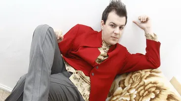 Keky se reinventeaza! Cantaretul cu tocuri a renuntat la pantofi!