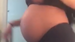 Artistă celebră de la noi, dans viral pe internet! Burta de gravidă imensă nu a încurcat-o deloc