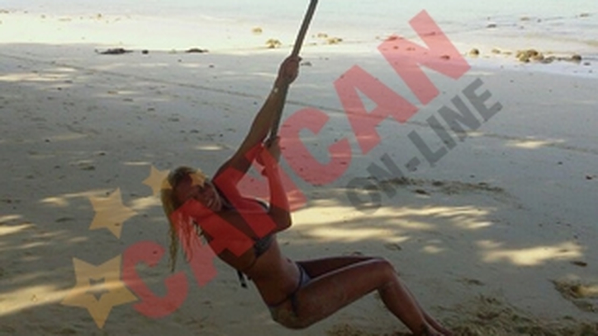Delia s-a dat pe liane in insulele thailandeze