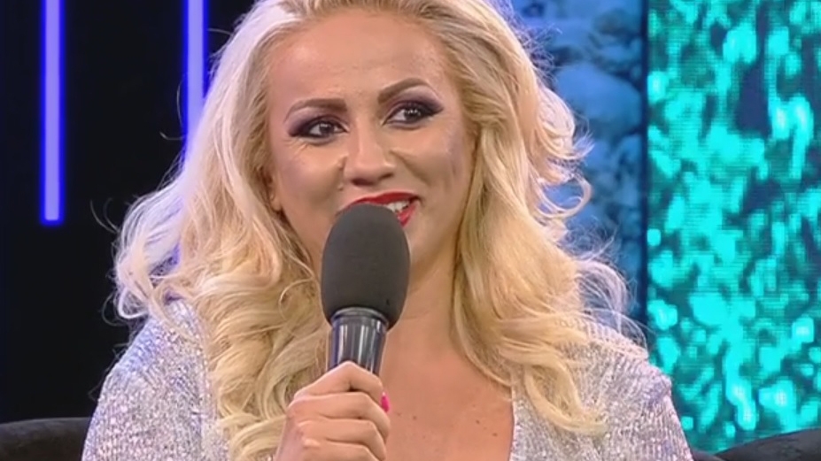 ROCSANA MARCU s-a logodit! Le-a arătat tuturor inelul în direct: „Mi l-a dat recent...“