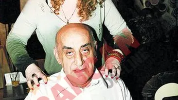 Oana Lis se ofera sa le spele rufele prietenilor de pe Facebook!