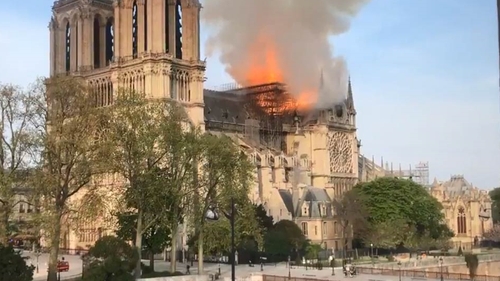 Autoritățile franceze anchetează posibile fapte de neglijență în cazul incendiului de la Notre Dame