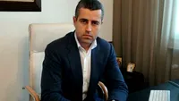 BREAKING NEWS! E anchetat într-un mega-dosar, dar... Fostul şef de cabinet al premierului şi-a luat învoire s-o rupă din ţară!