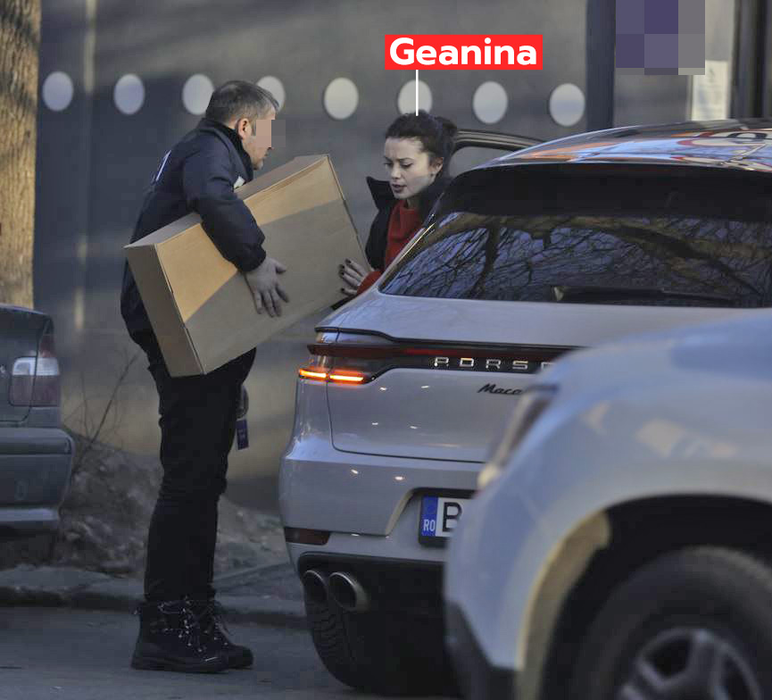 Geanina din "Las Fierbinți" ridică un pachet (SURSA FOTO: CANCAN.RO)