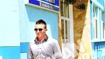 Fiul edilului din Constanta a intrat relaxat in sala de examen. Raducu Mazare, bacalaureat fara emotii