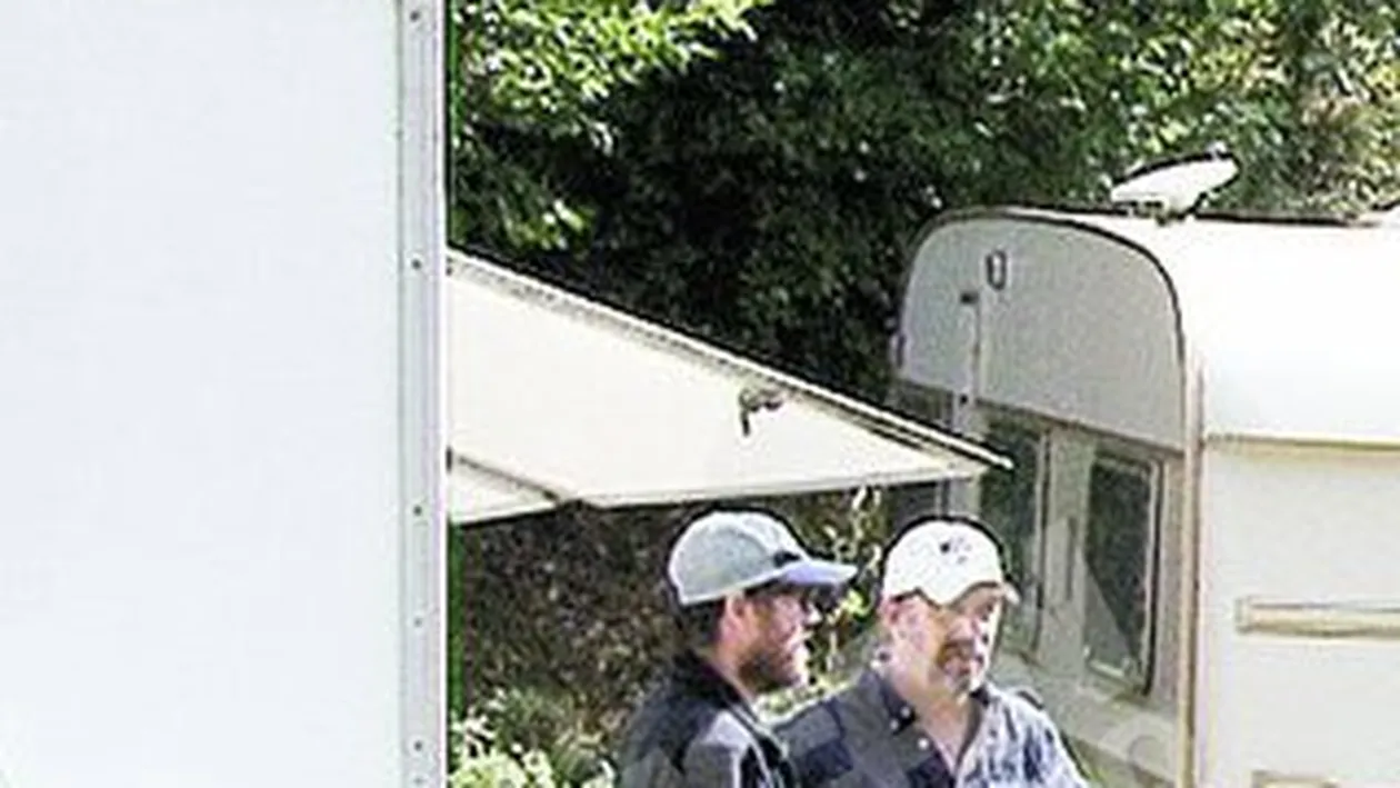 La Brasov, Kevin Costner imparte apa si cafeaua cu echipa de filmare! Si-a lasat fitele in America