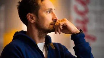 O româncă celebră i-a făcut ochi dulci lui DANI OŢIL sub ochii FLAVIEI! Discuţia care i-a lăsat mască pe telespectatori