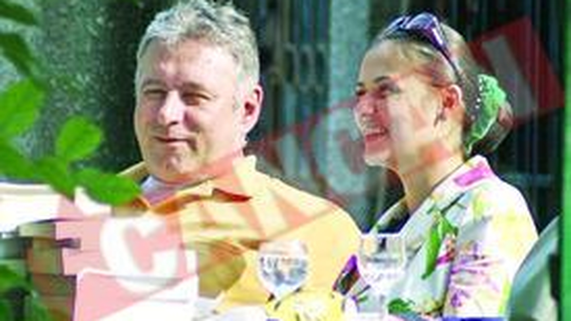 Madalin Voicu se muta cu mama