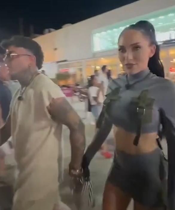 Jaguarul a fost surprins alături de Mira, la date