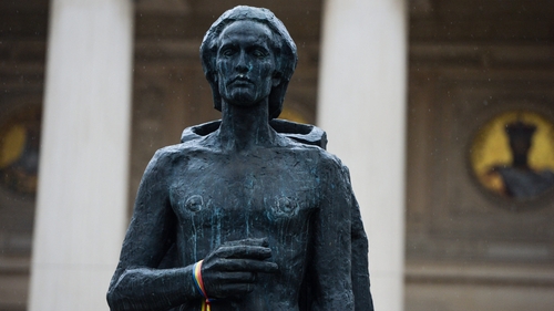 Ce părere ar avea Mihai Eminescu despre România de astăzi. 176 de ani de la nașterea poetului național