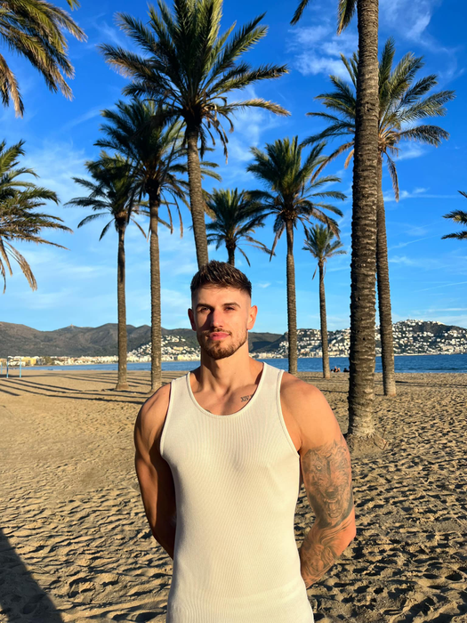 Alex Delea, ghinionist în amor/ Sursa: Instagram