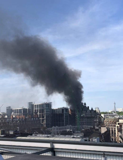 Incendiu de prorporții în Londra