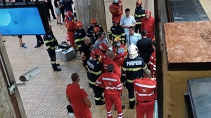 Alertă la metrou! Un bărbat a murit după ce a căzut în fața trenului la Piața Unirii