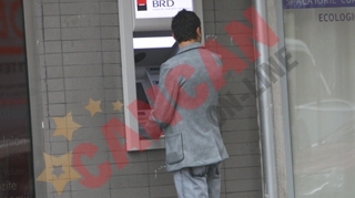 Varga a "spart" un bancomat