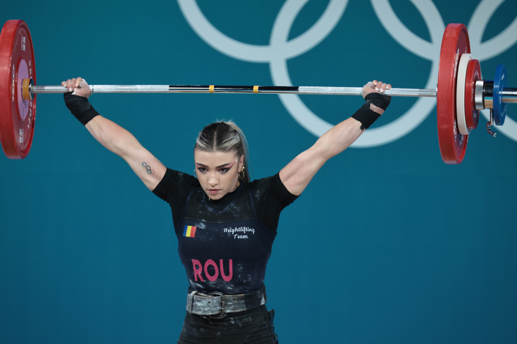 Cine e Mihaela Cambei, tânăra care a luat argint la Jocurile Olimpice. E de o frumusţe răpitoare