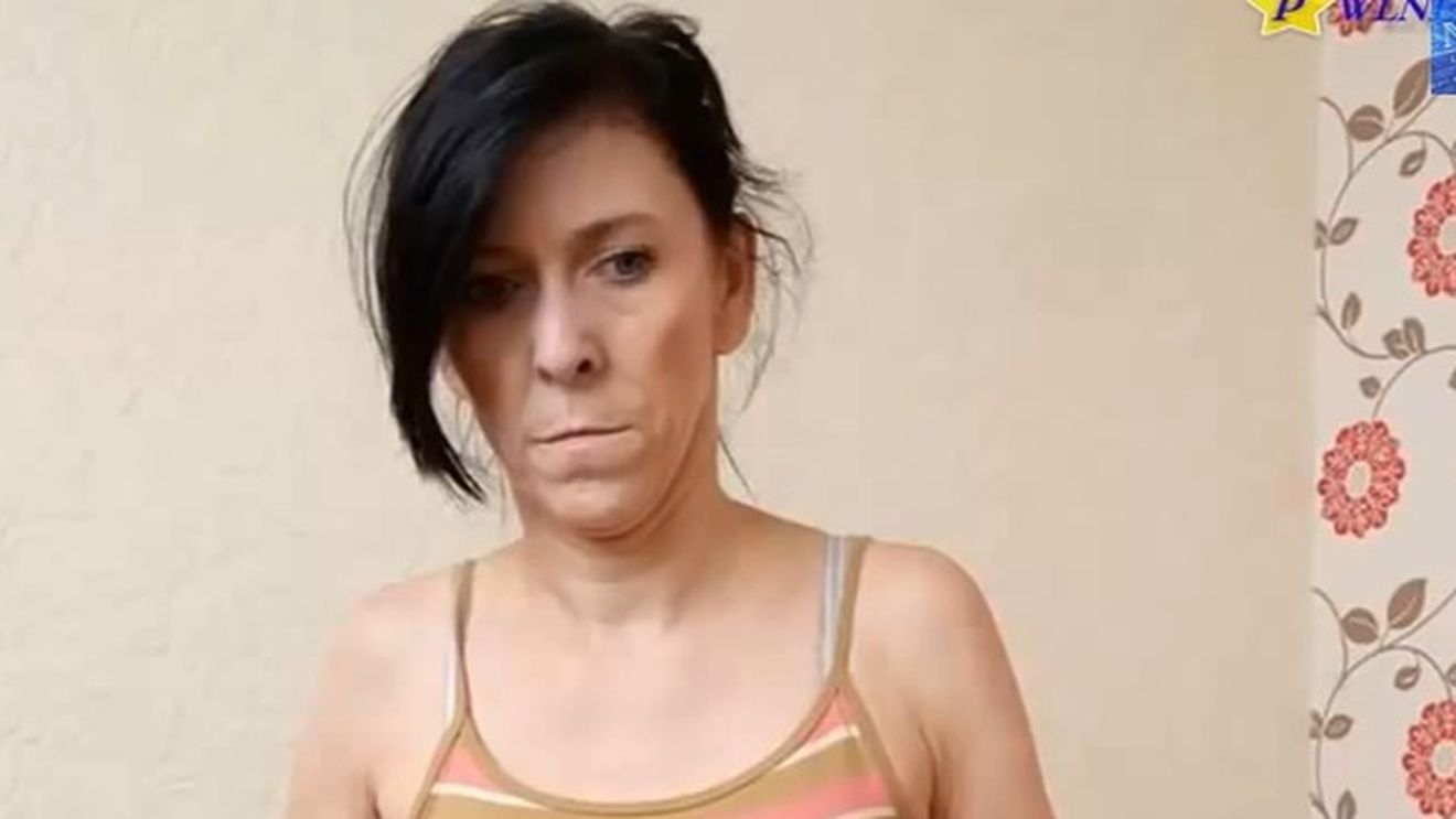 NIMENI nu poate ghici cati ani are aceasta femeie! BOALA ciudata care o face sa arata asa