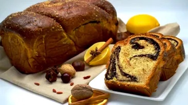 Secretul cozonacului pufos care se rupe fâșii și nu crapă. Trucurile din bătrâni fac diferența!