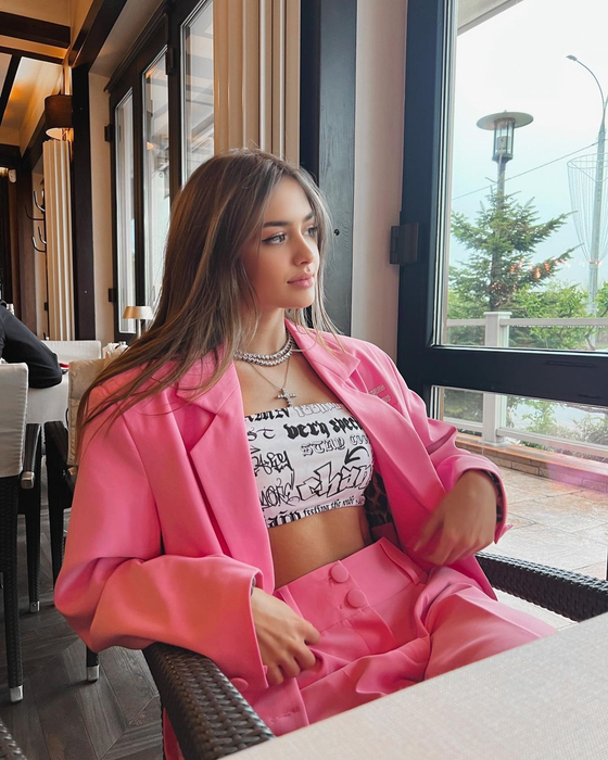 Iuliana Beregoi, vizualizări record la aproape 18 ani/ (Sursa: Instagram)