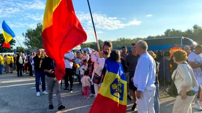 Sute de susținători l-au așteptat pe Călin Georgescu la Târgul de la Călugăreni. Ce mesaj le-a transmis