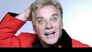 Doliu în lumea filmului. Freddie Starr a fost găsit fără suflare în locuința sa
