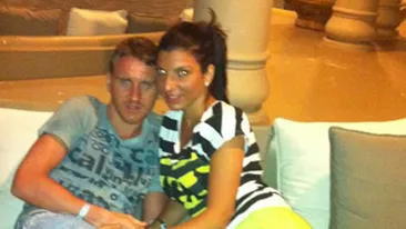 Dragoste mare!  Mitea si-a spart ultimii bani pentru Tonciu! Uite-i cum se saruta in vacanta de lux din Mexic!