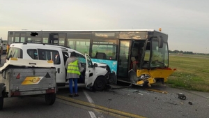 Accident între un autobuz și un microbuz pe platforma Aeroportului Henri Coandă