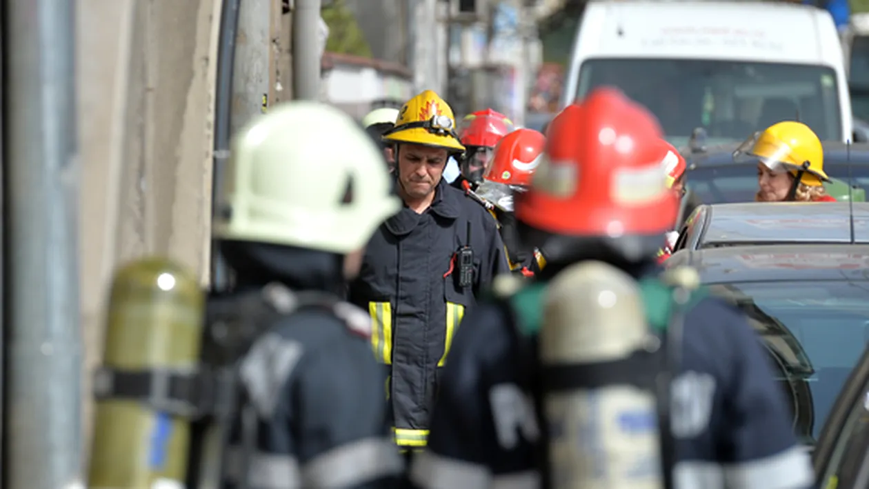 Incendiu puternic la Botoşani: O fabrică de cauciuc a fost distrusă