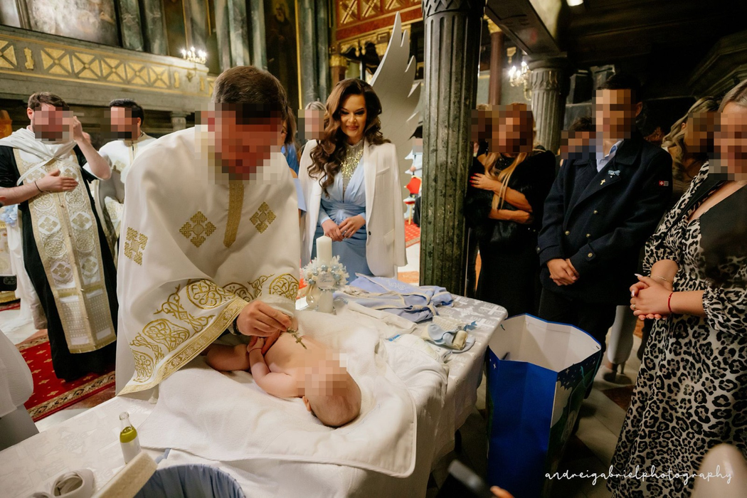 Luis Lazarus și-a botezat fiul! Imagini de la creștinarea micuțului Eric Lucas