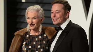 Mama lui Elon Musk dezvăluie că doarme în garaj când își vizitează fiul. De ce consideră acest lucru „un lux”